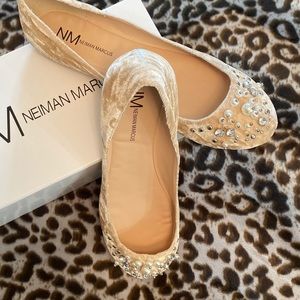 Neiman Marcus Master Ballet Flats - Blush